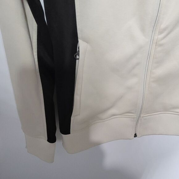 North Face Women's Cream and Black Zip Up Jacket - Picture 7 of 10